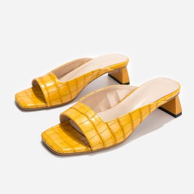 China Pattern Anti-Slippery Stone Slide Bonded Heel Slippers Ladies Sandals For Women Square Toe Plus Size Slippers for sale