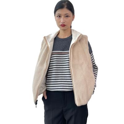 China Lady Khaki Keep Warm Goose Women's Breathable Fabric Supplier Factory New Product Cashmere Vest Down Vest for sale