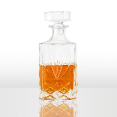 China Na Shaped High Quality Customized Glass Whiskey Glass Crystal Decanter Set Old Fashioned Whiskey Decanter for sale