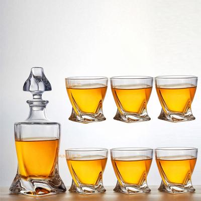 China 2022 Custom Classic Design Luxury Clear Crystal Whiskey Glass Tumbler Whiskey Glass Decanter Set for sale