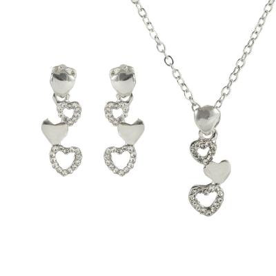 China FASHIONABLE Heart Shaped Opal Necklace Earring Set Wedding Jewelry Forma De Ojo De Gato Y Opal Collarbone Chain Natural White Necklace Scam for sale