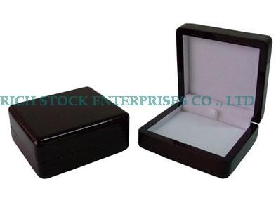 China wooden jewelryl box,wooden earing boxes for sale