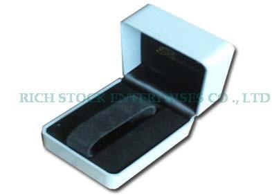 China Velvet Watch Box for sale