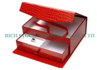 China wooden jewellry Boxes,Crocodile Striae Jewelry Box for sale