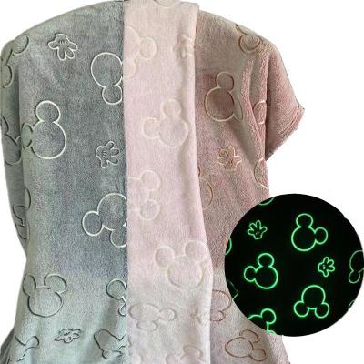 China 2021 New Fashion Anti-bacteria Mickey Mouse Design Super Soft Flannel Glow In Dark Blanket Spray for sale