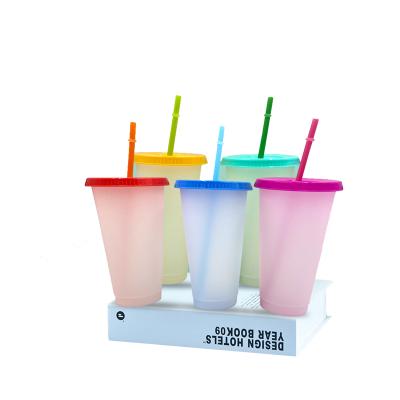 China 24oz 700ml Reusable Plastic Color Changing Coffee Drinks Cup Eco-Friendly Wholesale Custom Cold Water Single Wall with Lids and Straws for sale