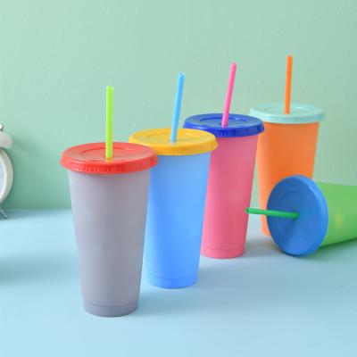 China New Design Fashion 24oz 700ml Custom Single Wall Eco-friendly Plastic Cold Water Color Changing Coffee Drinks Cup With Lids And Straws for sale