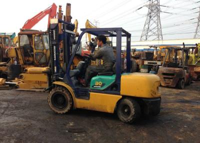 China De Tweede Hand Forklifts FD30 van KOMATSU met 3 t-de Dieselmotor van de Ladingscapaciteit Te koop