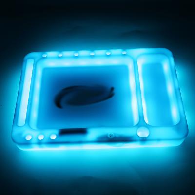 China New Arrival Morden Rechargeable LED Serving Tray Custom LOGO Smoking Light UP LED Rolling Tray for sale