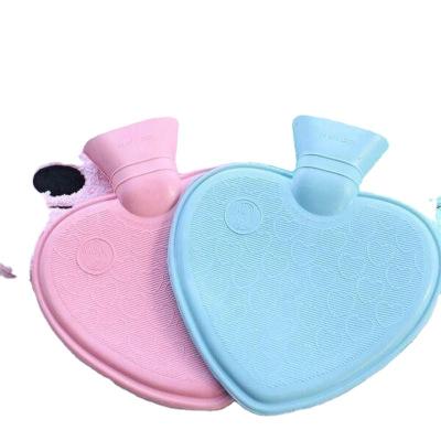 China Wholesale BS Natural Rubber Standard Heart Shape Rubber Hot Water Bottles 1000ml for sale