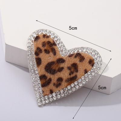 China 3D Arabesquitic Fur Heart Shaped Stoney Patch Iron Custom Hotfix Fluffy Faux Stone On Patches For Clothing for sale