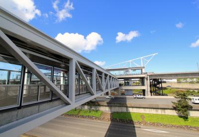 China Lange van de de Kokerbalkvoetgangersbrug Q460 van het Spanwijdtestaal Modulaire Structurele het Kader Snelle Installatie Te koop