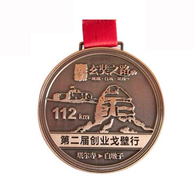 China Custom Zinc Alloy Europe Marathon 3D Sports Display Stand Couvenir Medal With Ribbon for sale