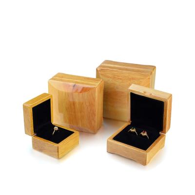 China Factory New Fashion Luxury Wooden Ring Necklace Bangle Packaging Gift Boxes Solid Wood Wooden High End Jewelry Boxes For Jewelry for sale