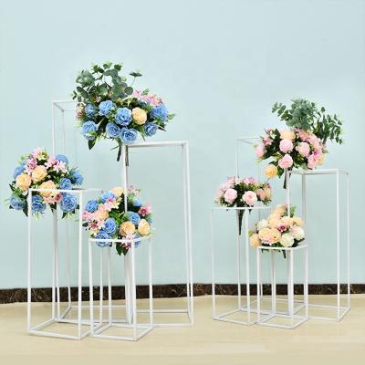 China Factory Direct Selling Gold Metal Wedding Flower Stand Table Centerpieces Home Decoration Durable Large Decorative for sale