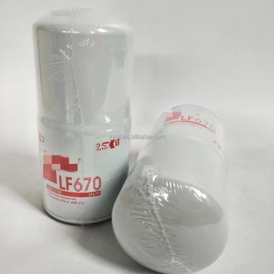 China Machinery repair shops LF670 oil filter element apply to Fleetguard lf670 filter manufacturer for sale