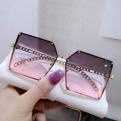 China Lentes De Sol Fashion Square Frameless Square Sunglasses Oversized Alloy Chain Frame Sunglasses Retro for sale