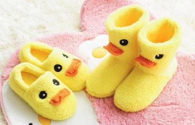 China Yellow duck comfortable slippers and Boots , man / woman plush slippers for adults for sale