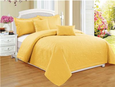 China Solid Color Quilts 5pcs Microfiber Bedding Set Polyester Filling for sale