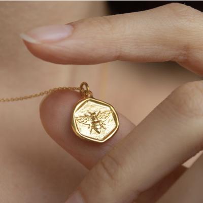 China Vivid and Charming FASHIONABLE Vintage Irregular Honey Bee Gold Choker Necklace Accessory for sale