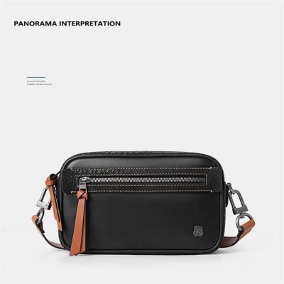 China Whip Hot Selling Polychromatic Cowhide / Polyester Lining Wear Resistant Messenger Bag With Interchangeable Strap for sale