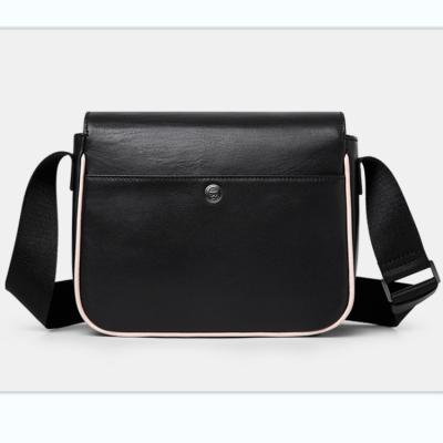 China Hot Selling Polyvinyl Chloride / Polychromatic Polyvinyl Chloride Polyester Lining Safe Custom Shoulder Bag Messenger for sale