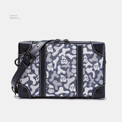 China High Quality Polyvinyl Chloride Various Colors Polyvinyl / Polyester Lining Messenger Bag For Men Modern Cross - Body for sale