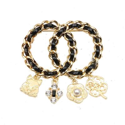 China Classic women's accessories 2021 new double C brooch high quality daily life for sale