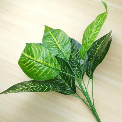 China Factory direct supply eco-friendly indoor and outdoor hanging plastic artificial green leaves decoration for sale