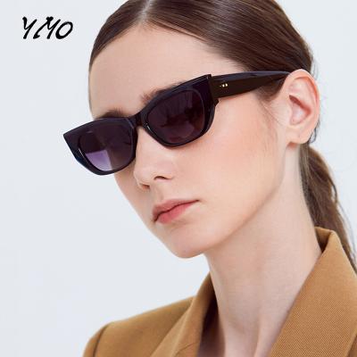 China Small Rectangle Fashion Sun Glasses Fashion Narrow Frame Vintage Streetwear UV400 Eyewear New Retro Fashion Unisex Square for sale