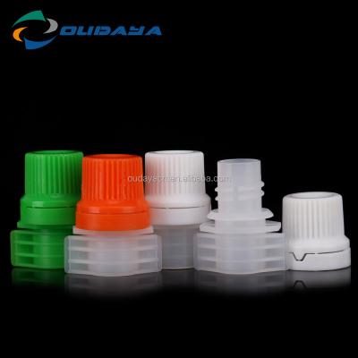 China Non Spill China manufacturer plastic screw spout with cap for beverage bag for sale