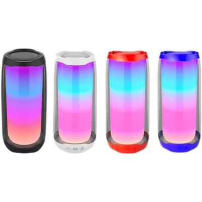 China 2000mAh BT Desktop Speaker RGB Instant Cool Wireless Subwoofer Outdoor Waterproof Portable Wireless Speaker 10hours Playing Time à venda