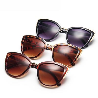 China Custom 2021 Vintage Logo Sunglasses Fashion Sunglasses Retro PC Cat Eye Private Label Sun Glasses Classic Shades for sale