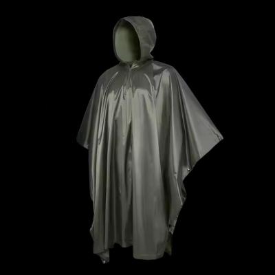 Chine Vêtement de pluie poncho en polyester respirant vert olive pour les activités de plein air à vendre