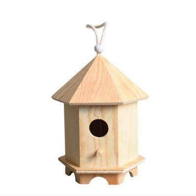 China Europe Wooden Bird's Nest Creative DIY Pine Bird's Nest Outdoor Wooden Hanging Bird House for sale