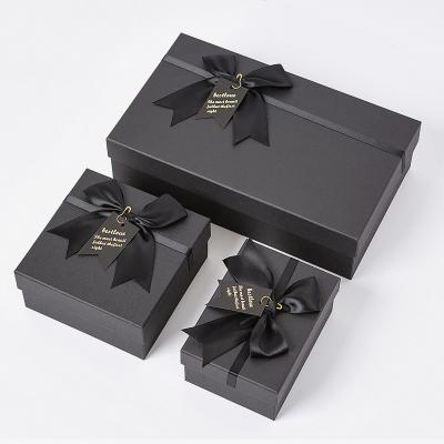 China Recyclable creative hand gift box ribbon bow gift box sky and earth cover lipstick gift box for sale