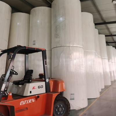 China Making Paper Towels Jumbo Roll Tissue Paper Raw Material For Disposable Paper Products Manufacturer for sale