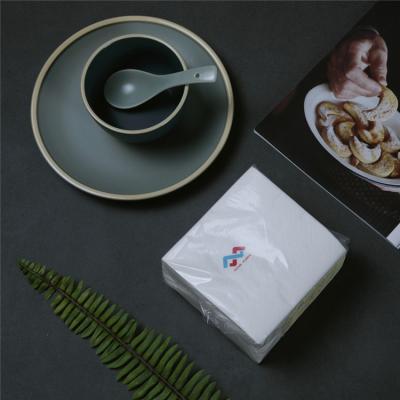 China Hot Selling White 30*30cm Paper Virgin Pulp Printed 2ply Lunch Napkin Paper Napkins Napkins Napkins for sale