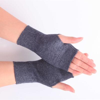 China Comfortable Mens Womens Fingerless Knitted Plain Color Customized Cute Warm Gloves For Women for sale