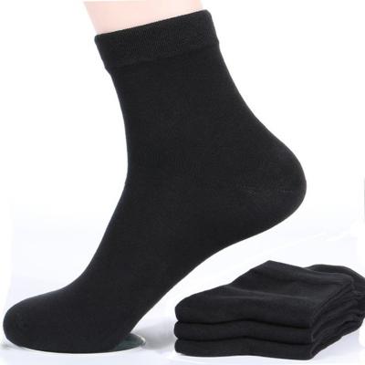 China Breathable Wholesale Sports Socks Unisex White Crew Socks for sale