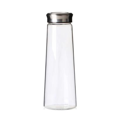 China 1000ml Eco Friendly Sustainable Borosilicate Glass Water Bottle for sale