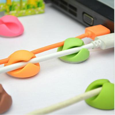 China Cable Organizer Fiber Optic Wall Silicone Cable Holder For Flat Roof for sale