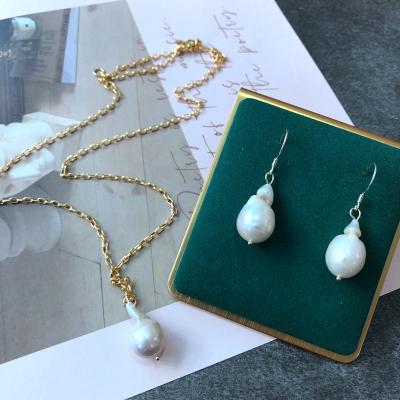 China Vintage baroque short pearl necklace real gold plating and 925 silver fish hook earrings set vintage style for women for sale