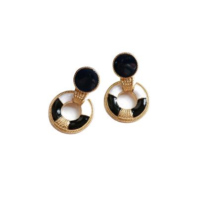 China Other yard retro black and white luster drop silver stiletto earrings surround personalized earrings for sale