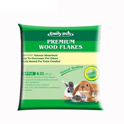 China Sustainable Animal Bedding Softwood Shaving Wood Chips Sawdust For Small Animal for sale