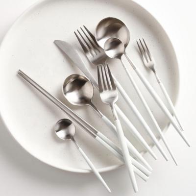 China Wholesale Disposable White Color Flatware Set Spoon Fork Knife for sale