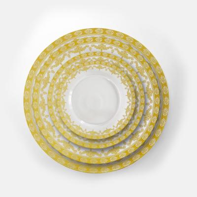 China Viable Hot Selling Nordic Gold Rim Clear Glass Charger Plate Set For Wedding Events for sale