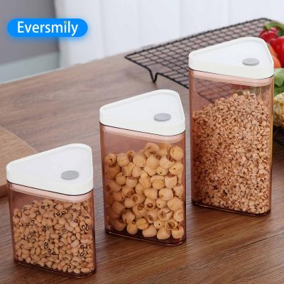 China Sustainable Airtight Food Storage Containers Plastic Cereal Containers With Lock Lids for sale