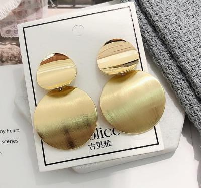 China Shinny Stone Dangle Stud Earrings Statement Earrings Shape New Classic Gold Earring Metal Geometry Round Dangle Statement Earrings for sale