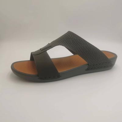 China Breathable factory wholesale comfortable men's outdoor slippers sandals cheap thick soles Arabic simple slippers for sale